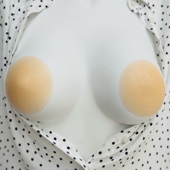 (PACK OF 5) Seamless Nude Silicone Reusable Nipple Covers (Beige) - Picture 3 of 9